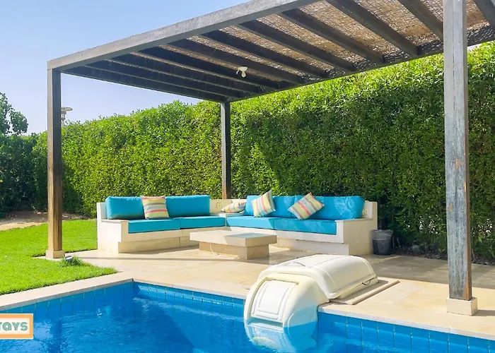 Stunning Tawila Lagoon Pool 4br Villa, Nanny Villa Gurdaka
