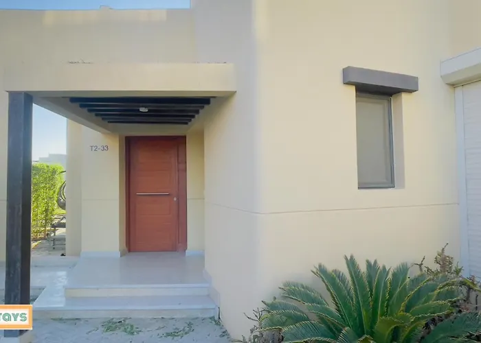 Stunning Tawila Lagoon Pool 4br Villa, Nanny