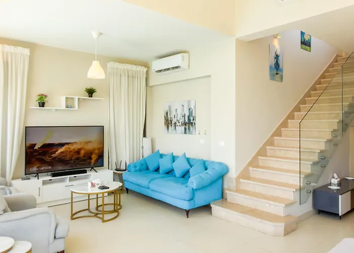 Villa Stunning Tawila Lagoon Pool 4br Villa, Nanny Gurdaka