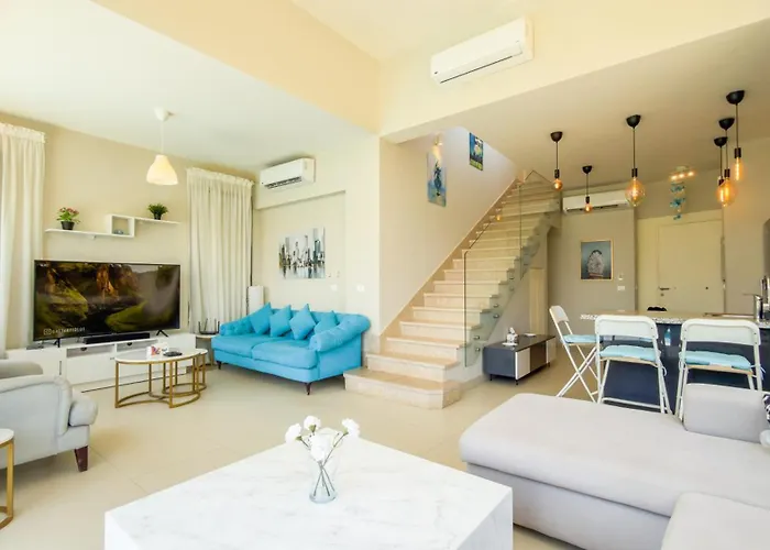 Villa Stunning Tawila Lagoon Pool 4br Villa, Nanny *