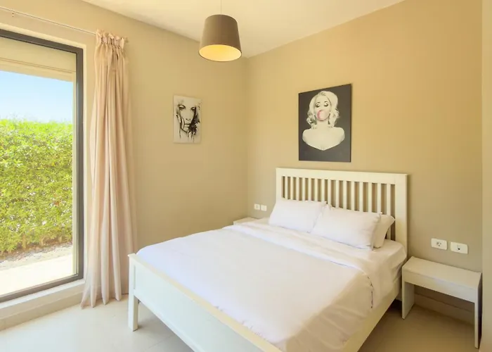 Stunning Tawila Lagoon Pool 4br Villa, Nanny Villa Gurdaka